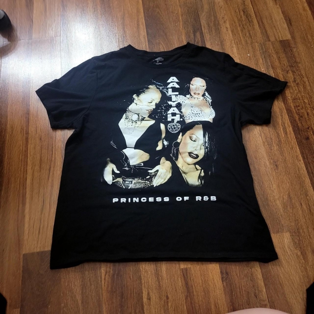 Aaliyah graphic tee unisex tour